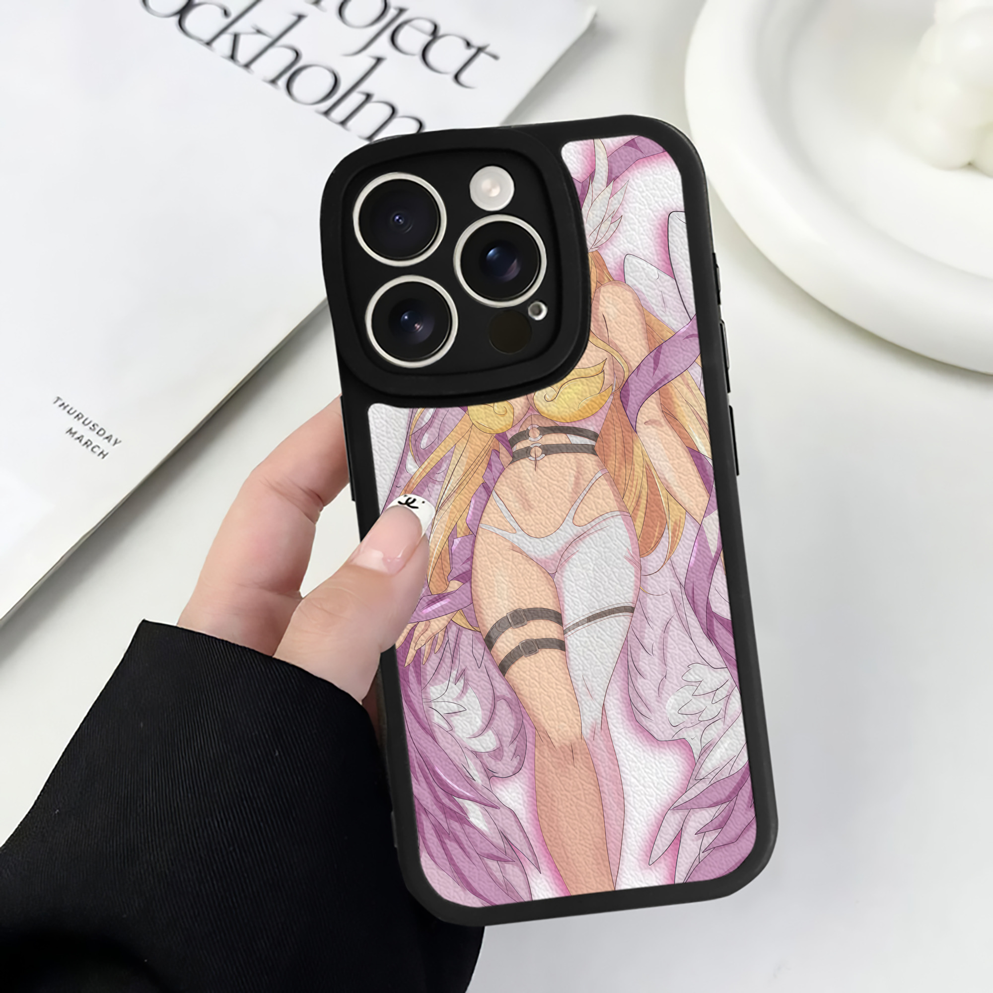 （画像用） Digimon デジタルモンスター/デジモン 【iPhone 16シリーズ対応】シリコンスマホケース（レザー調） 材質：シリコン